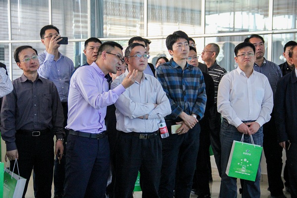 ��С������һ����ȡ��ɽ�ǻ�ũҵ��ƽ̨�㱨