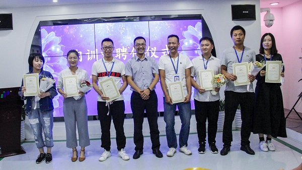 �ܾ�������������ѵʦ��Ӱ