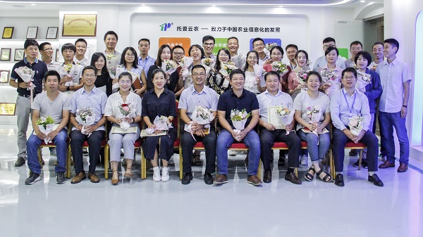 �ܾ�������������ѵʦ��Ӱ����