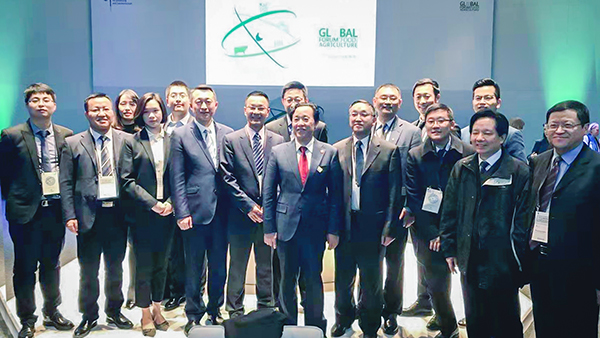 托普云农董事长陈渝阳随屈冬玉副部长率团出访德国