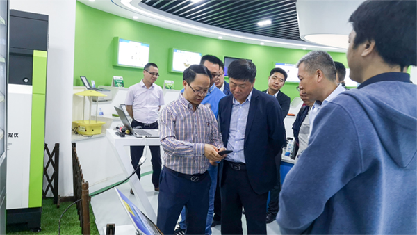 �츱�ܾ������쵼һ��չʾͨ���ֻ��˲鿴ʵʱ�������