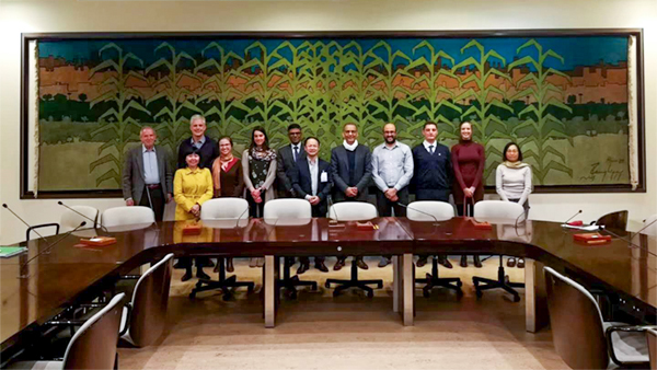 世界银行农业实践局南亚区办事处朱旭华作汇报现场