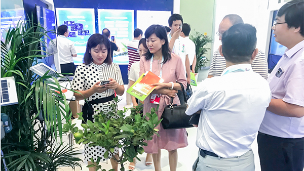 �οͿ�ͨ��ɨ���ά��鿴��������ʵʱ�������