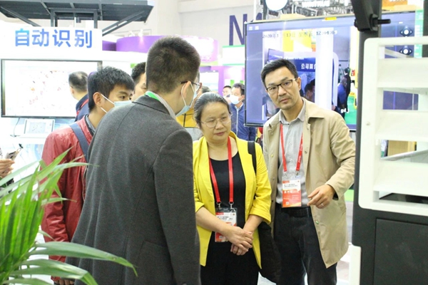 ����ֲ��ֲ�������ֳ����У���������ũչλ�˽����Ͳⱨװ��