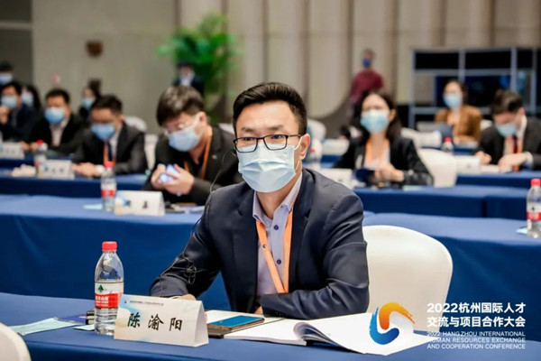 ���������³����˲Ŵ������ݲμӿ�Ļʽ