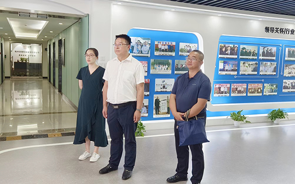 ��Ȫ���������������Ա����������־���ι�������ũչ��